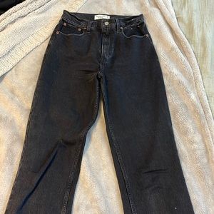 Black Abercrombie 90s high rise straight jean.